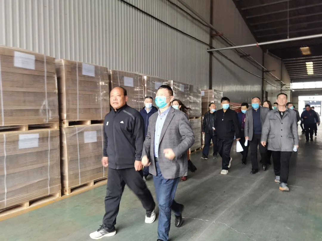 區(qū)人大常委會副主任、社會建設(shè)委主任委員劉全忠同志一行蒞臨曜暉集團(tuán)調(diào)研指導(dǎo)工作